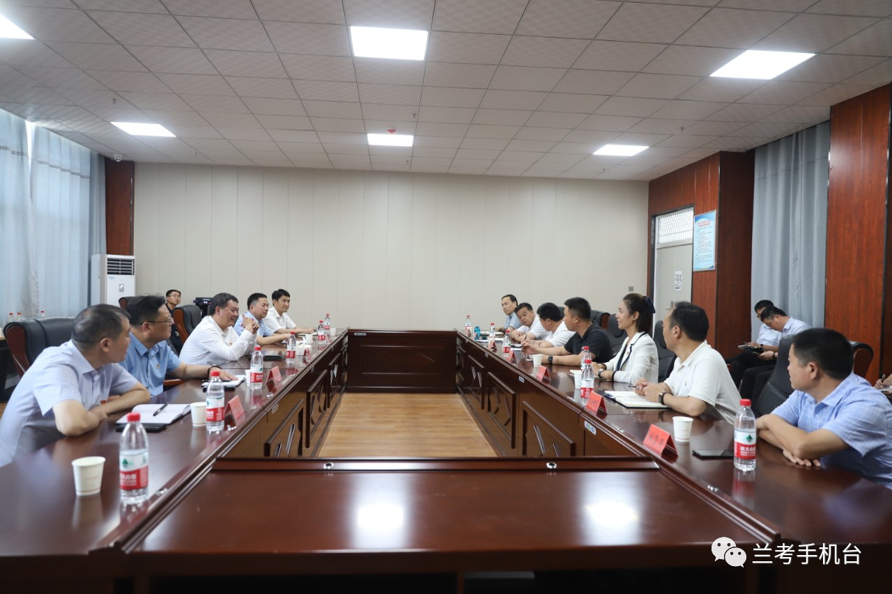 李明俊在郑州工商学院兰考校区召开座谈会 协调解决学校发展问题