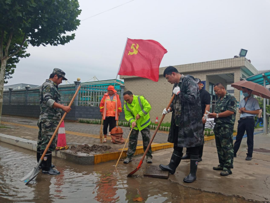 红色党旗飘扬在抗洪一线